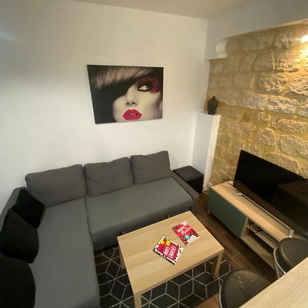 Agreable Appartement In Montmartre Paris Exterior foto
