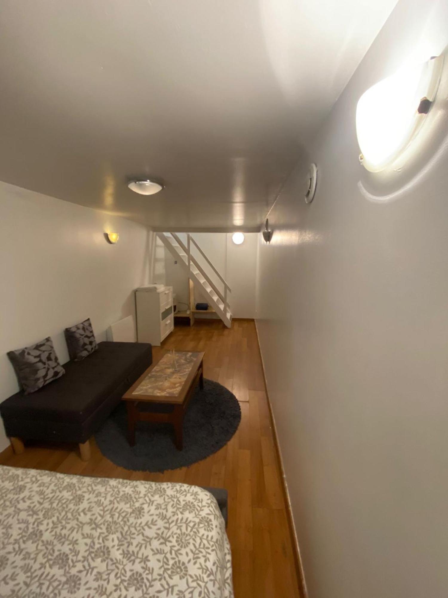 Agreable Appartement In Montmartre Paris Exterior foto