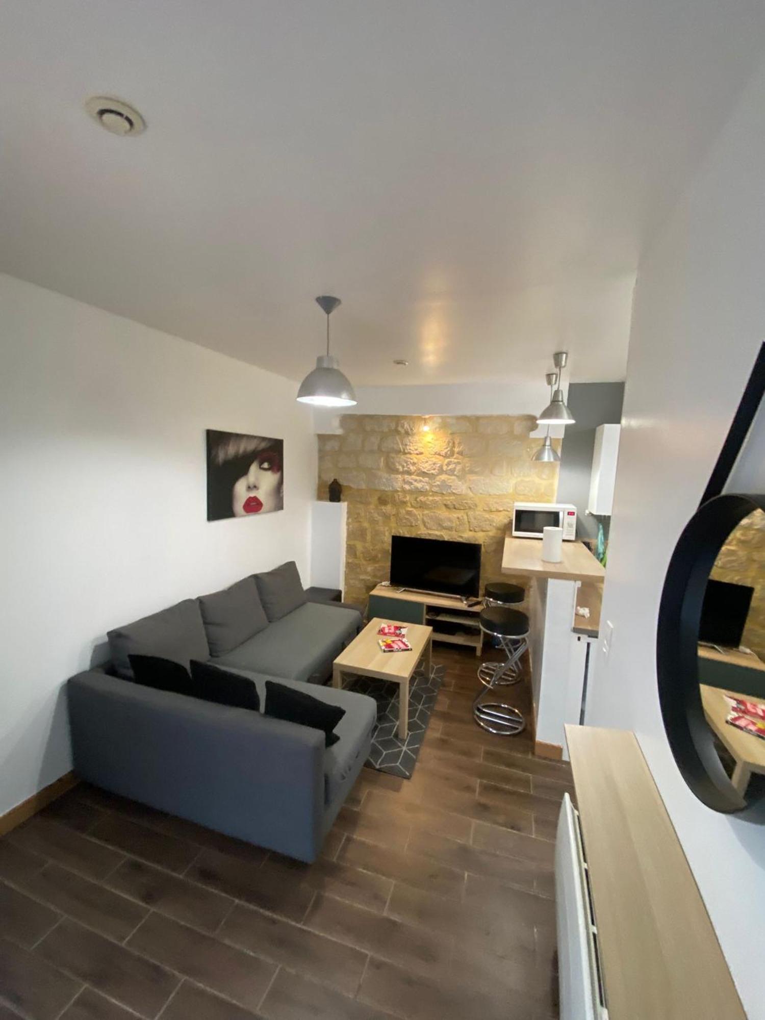 Agreable Appartement In Montmartre Paris Exterior foto